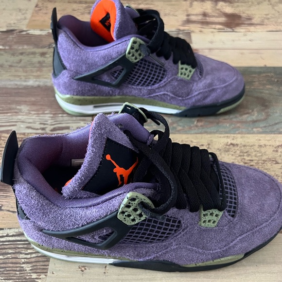 Air Jordan 4 Retro Sneakers - Picture 5 of 8